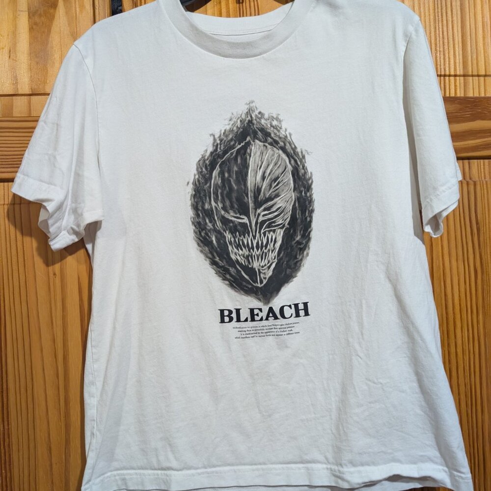Uniqlo X BLEACH Graphic Tee (Small)